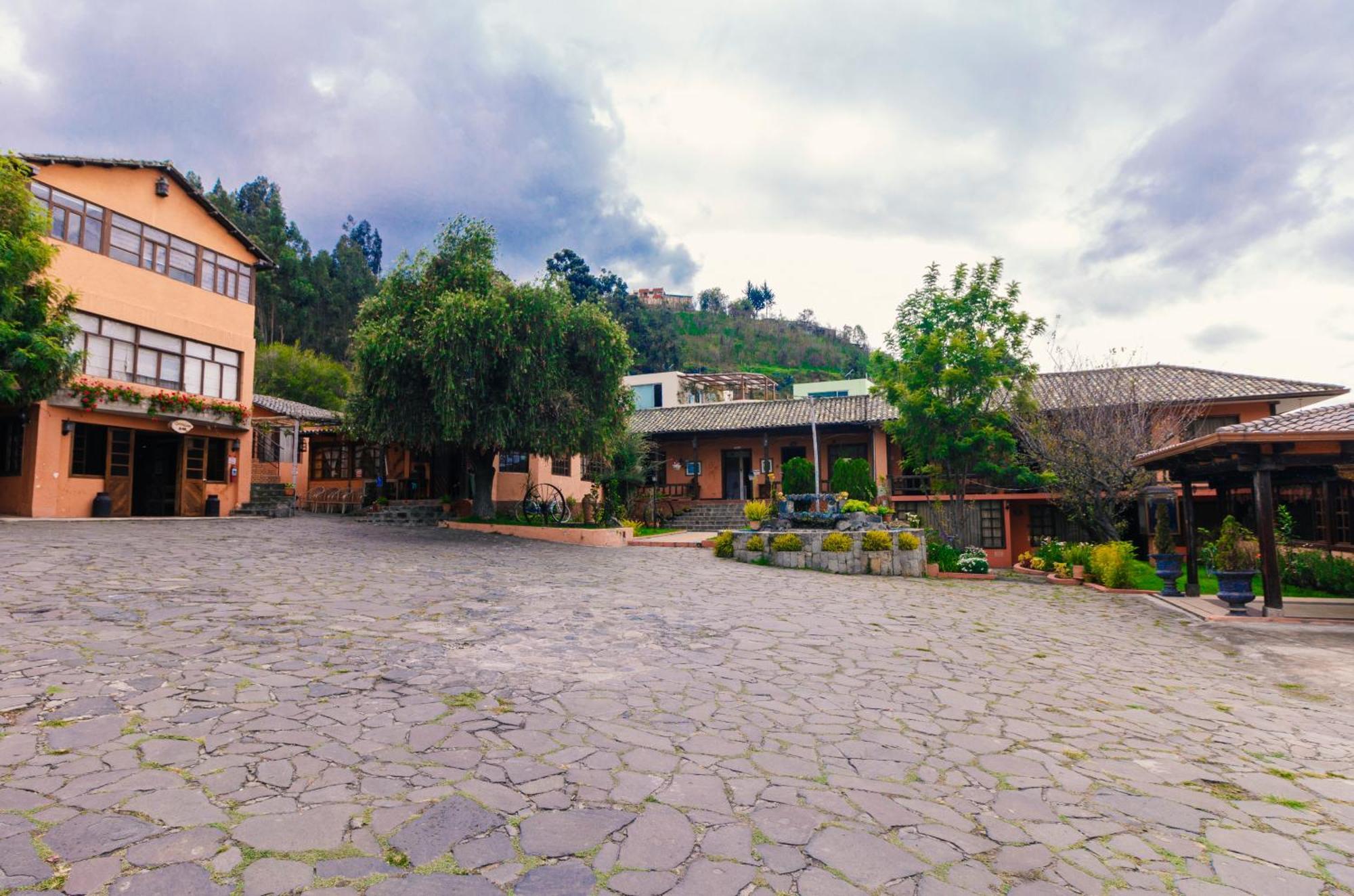 Quinta Loren Hosteria Ambato Extérieur photo